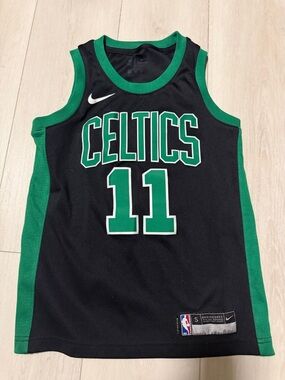 NBA Nike Kid’s Boston Celtics #11 Kyrie Irving Basketball Jersey size Small